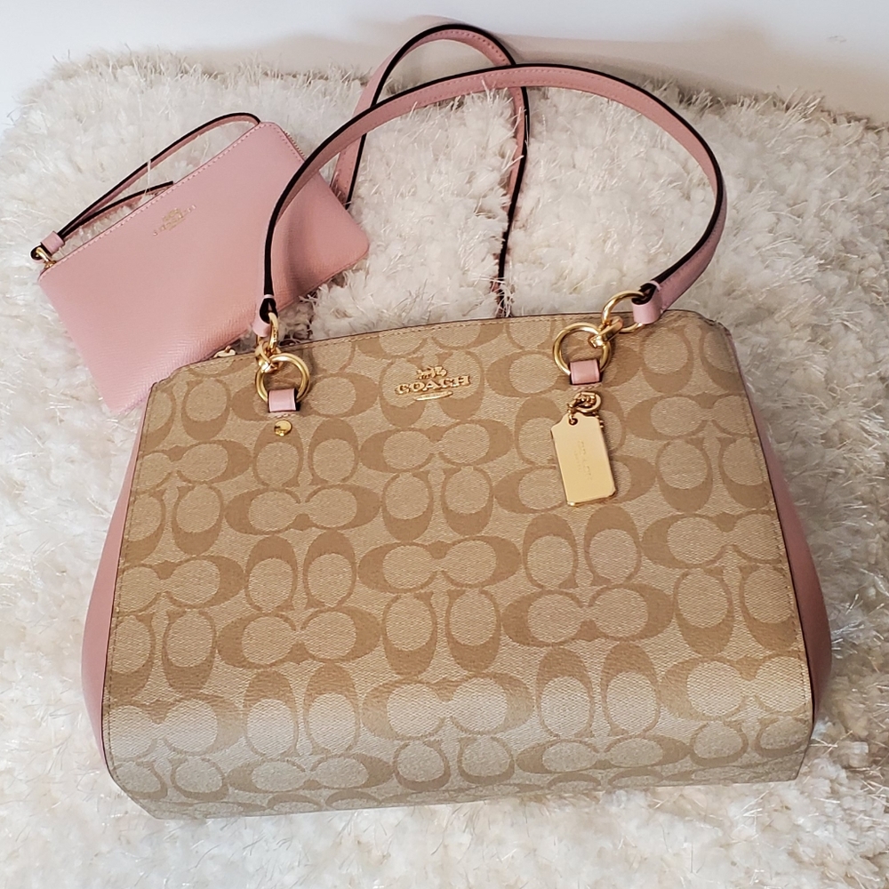 NWT Coach purse 🐰